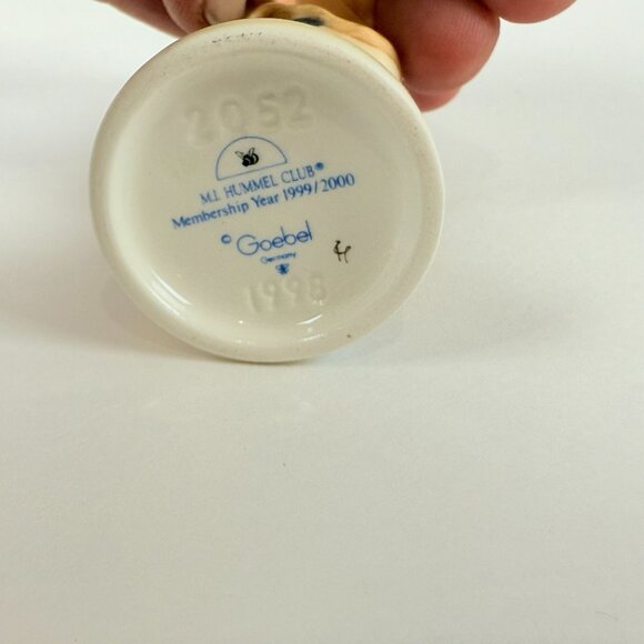 Goebel Hummel Vintage 4" Tall Pigtails Figurine 2052 TMK 7 Germany 1998 - Picture 5 of 6